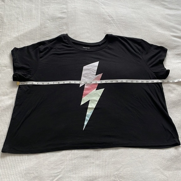 𝅺torrid Lightning Bolt Relaxed Fit Triblend Jersey Crop Crew Tee - Picture 7 of 10